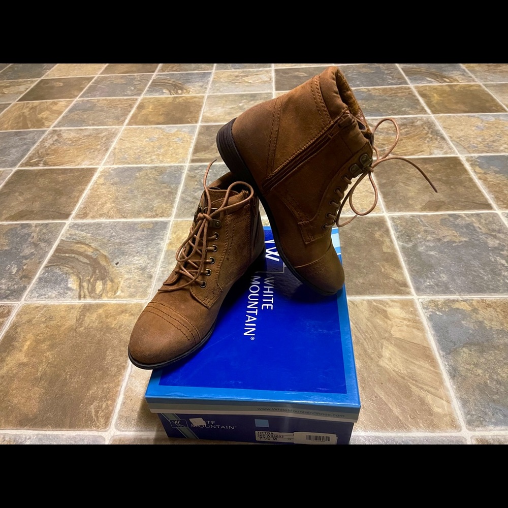 NWT White Mountain ‘Tifton’ Booties